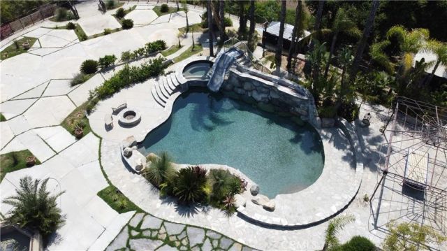 1445 Edgecliff, Pasadena, CA 91107