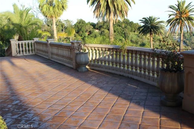 1445 Edgecliff, Pasadena, CA 91107