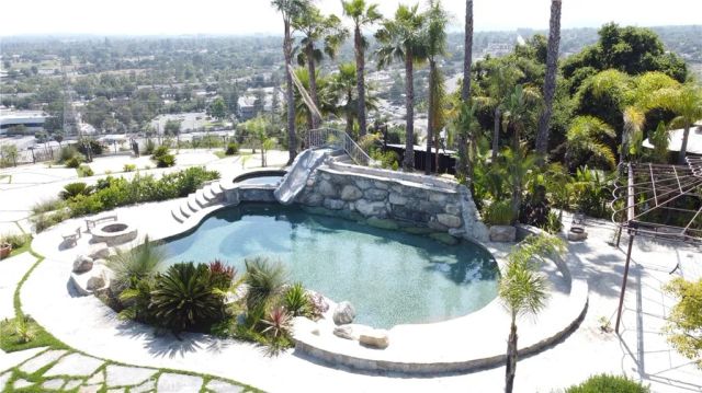 1445 Edgecliff, Pasadena, CA 91107