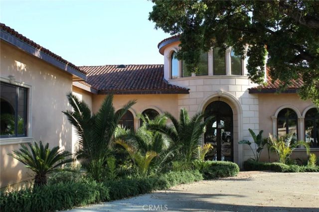 1445 Edgecliff, Pasadena, CA 91107