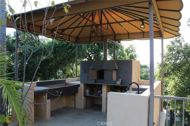 1445 Edgecliff, Pasadena, CA 91107