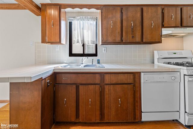 13696 Knox Avenue, Warren, MI 48089