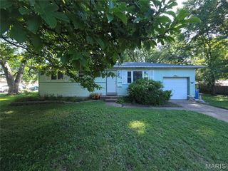 855 Lilac Drive, Florissant, MO 63031