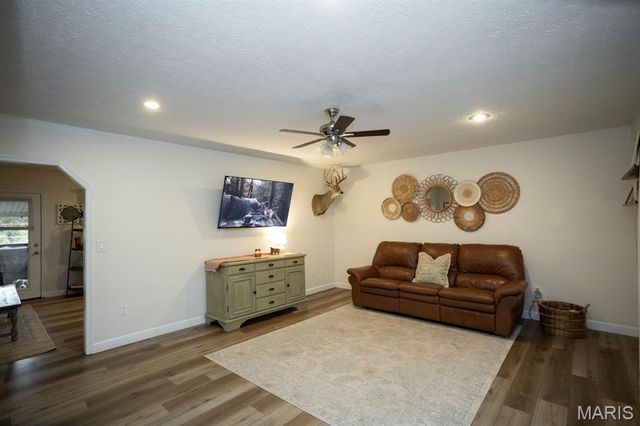 16375 Harmony Lane, St Robert, MO 65584