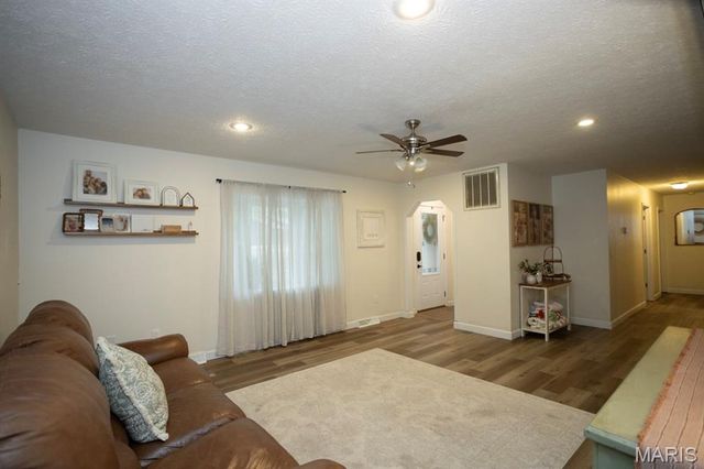 16375 Harmony Lane, St Robert, MO 65584