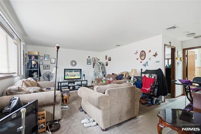 44 Williams Avenue, South Hackensack, NJ 07606