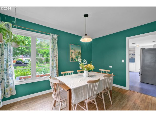 1865 VILLARD St, Eugene, OR 97403