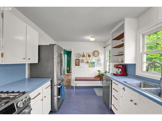 1865 VILLARD St, Eugene, OR 97403