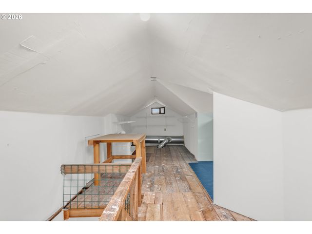 1865 VILLARD St, Eugene, OR 97403