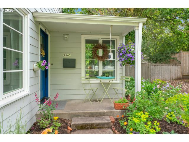 1865 VILLARD St, Eugene, OR 97403
