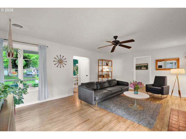 1865 VILLARD St, Eugene, OR 97403