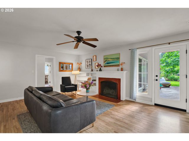 1865 VILLARD St, Eugene, OR 97403