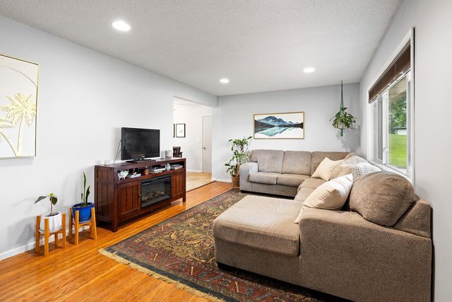 1515 Woodhill Road, Burnsville, MN 55337