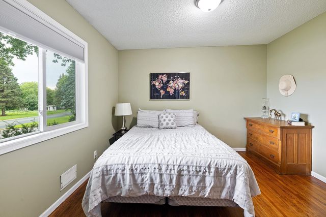 1515 Woodhill Road, Burnsville, MN 55337