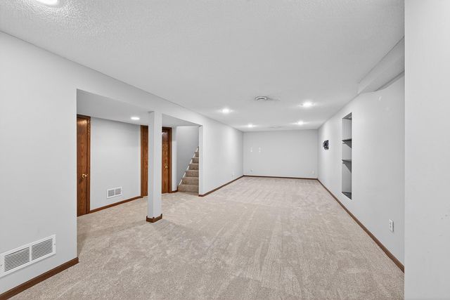 1515 Woodhill Road, Burnsville, MN 55337