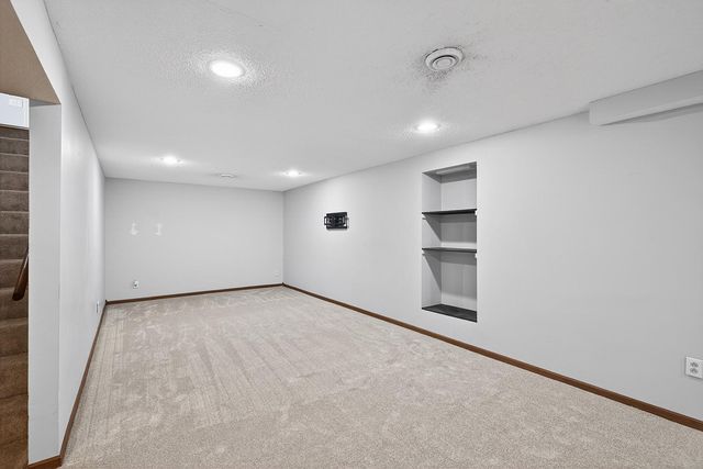 1515 Woodhill Road, Burnsville, MN 55337