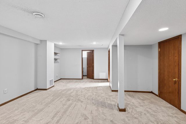 1515 Woodhill Road, Burnsville, MN 55337