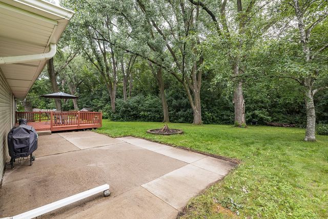 1515 Woodhill Road, Burnsville, MN 55337