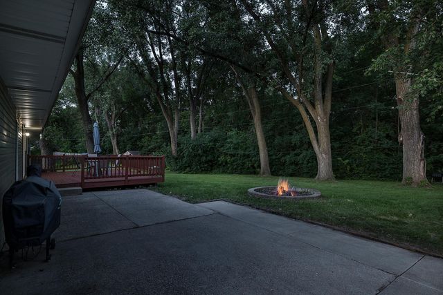 1515 Woodhill Road, Burnsville, MN 55337