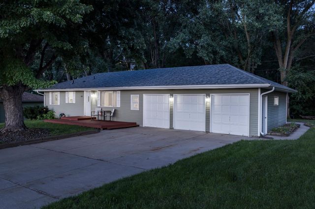 1515 Woodhill Road, Burnsville, MN 55337