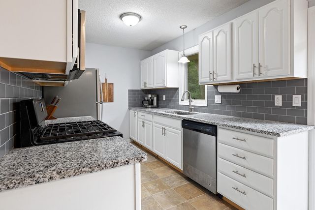 1515 Woodhill Road, Burnsville, MN 55337