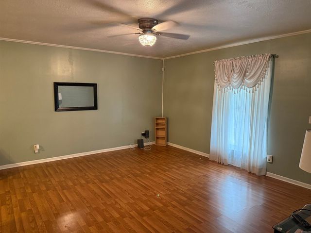 307 W 2nd Street, Mccrory, AR 72101