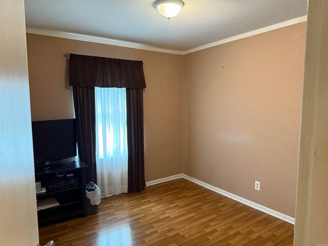 307 W 2nd Street, Mccrory, AR 72101