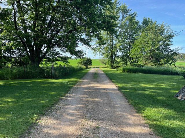 4923 Meek Road, Arlington, WI 53911