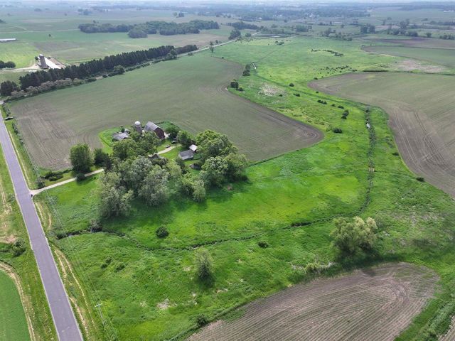 4923 Meek Road, Arlington, WI 53911
