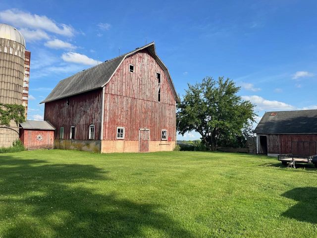 4923 Meek Road, Arlington, WI 53911