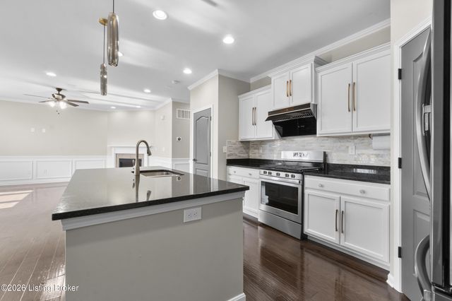 16212 Rockcrest View Ln, Louisville, KY 40245