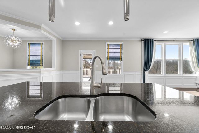 16212 Rockcrest View Ln, Louisville, KY 40245