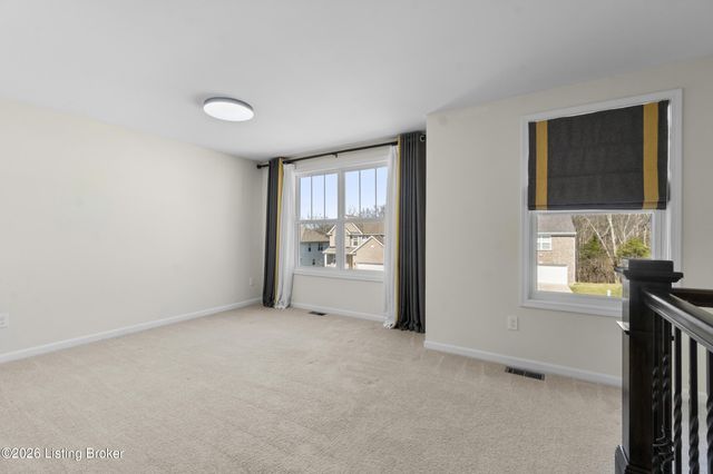 16212 Rockcrest View Ln, Louisville, KY 40245