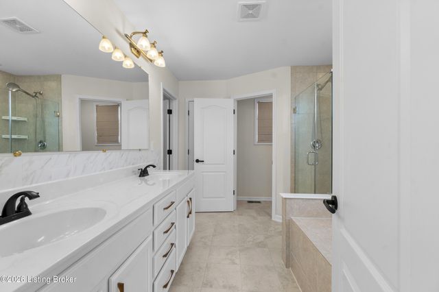 16212 Rockcrest View Ln, Louisville, KY 40245