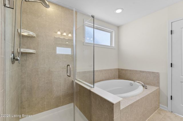 16212 Rockcrest View Ln, Louisville, KY 40245