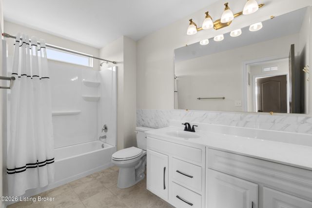 16212 Rockcrest View Ln, Louisville, KY 40245