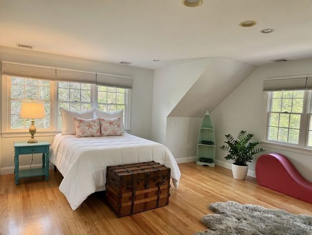 845 Emerson Gardens, Lexington, MA 02420