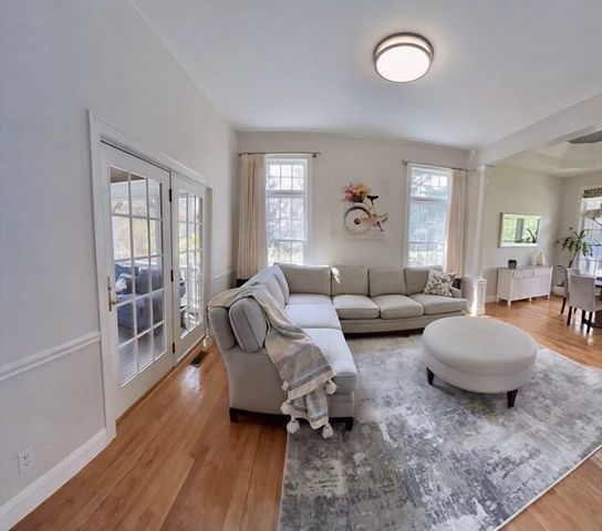 845 Emerson Gardens, Lexington, MA 02420