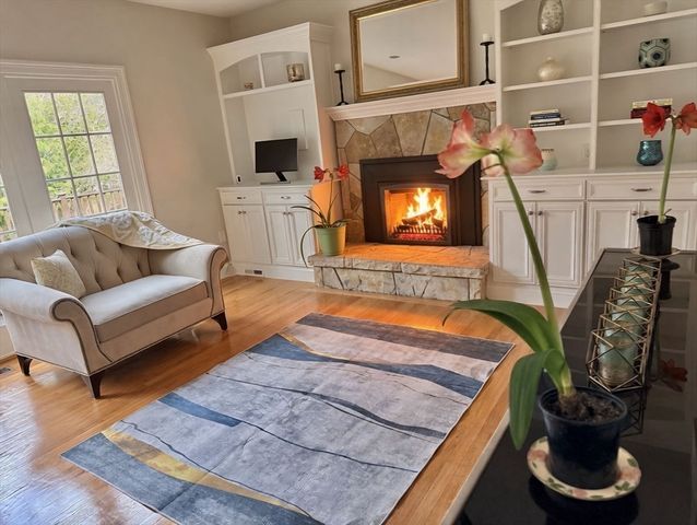 845 Emerson Gardens, Lexington, MA 02420