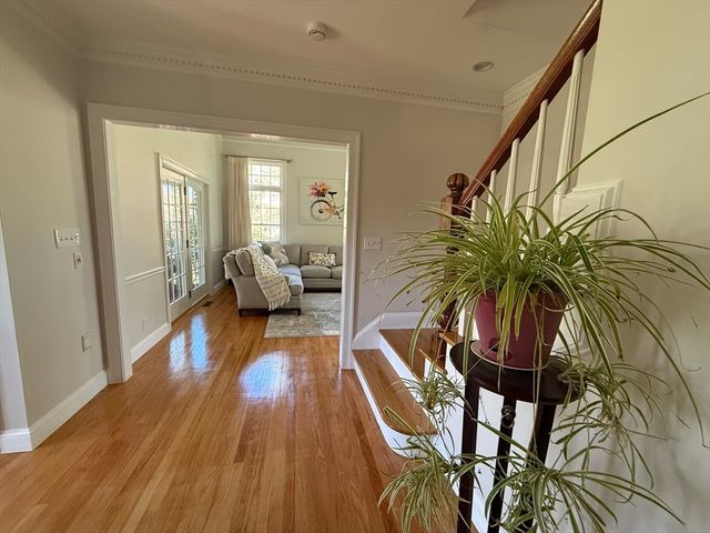 845 Emerson Gardens, Lexington, MA 02420