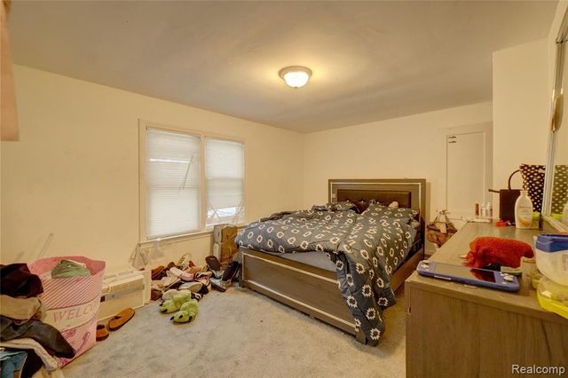 19161 Meyers Road, Detroit, MI 48235