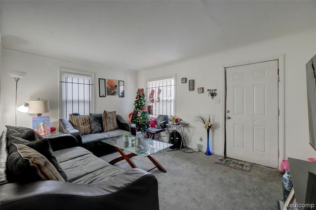 19161 Meyers Road, Detroit, MI 48235