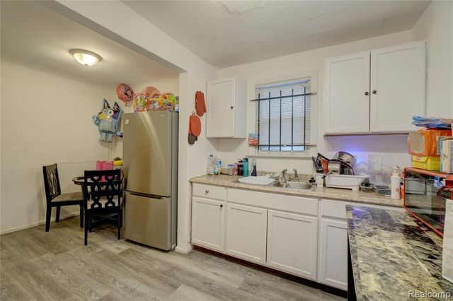 19161 Meyers Road, Detroit, MI 48235