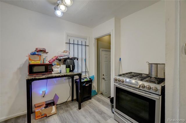 19161 Meyers Road, Detroit, MI 48235