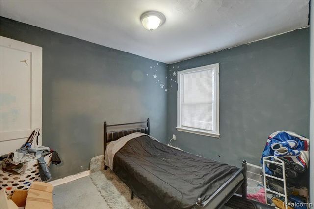 19161 Meyers Road, Detroit, MI 48235