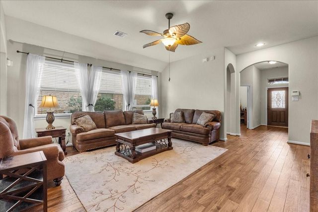 205 Bailey Brook Lane, Dickinson, TX 77573