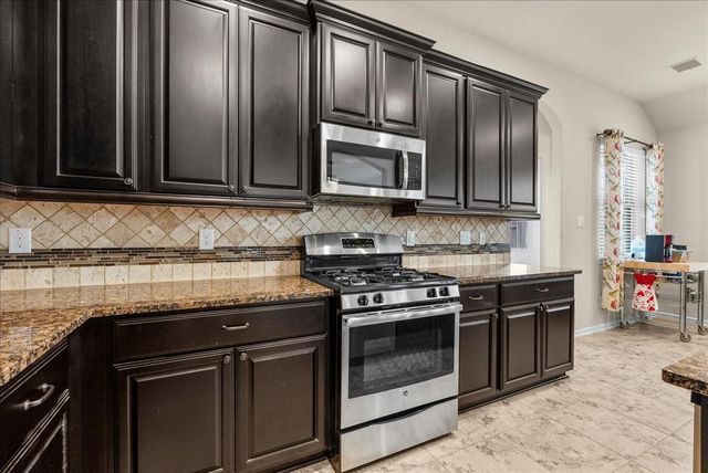 205 Bailey Brook Lane, Dickinson, TX 77573