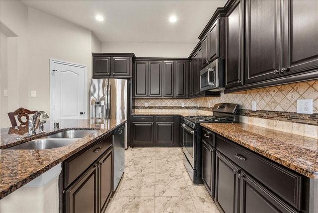 205 Bailey Brook Lane, Dickinson, TX 77573