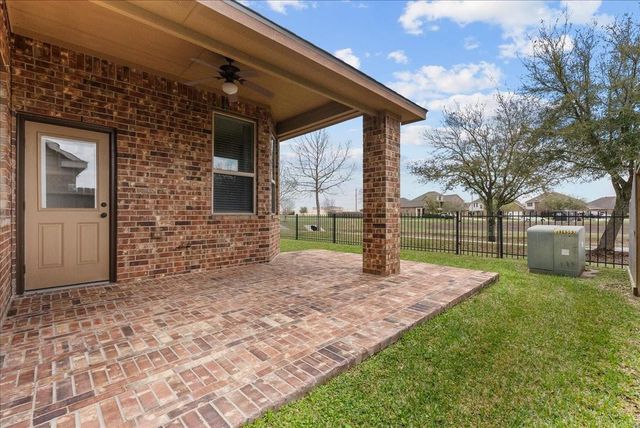 205 Bailey Brook Lane, Dickinson, TX 77573