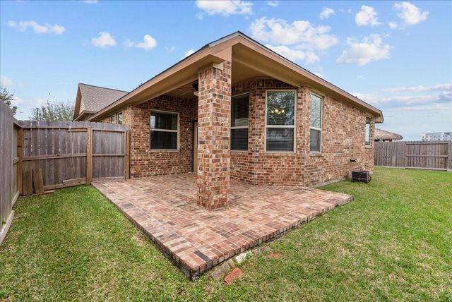 205 Bailey Brook Lane, Dickinson, TX 77573